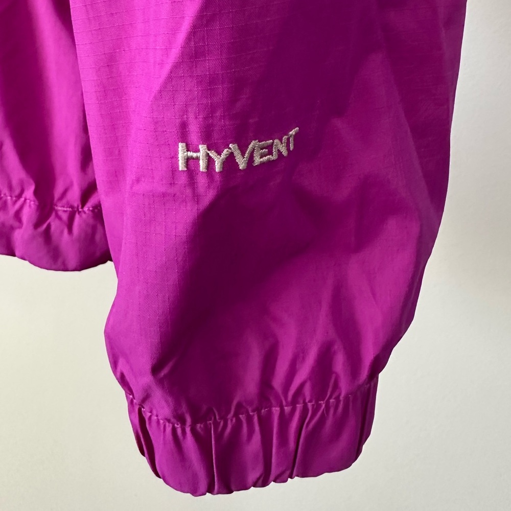 The North Face Women's Magenta Jacket - Picture 10 of 11